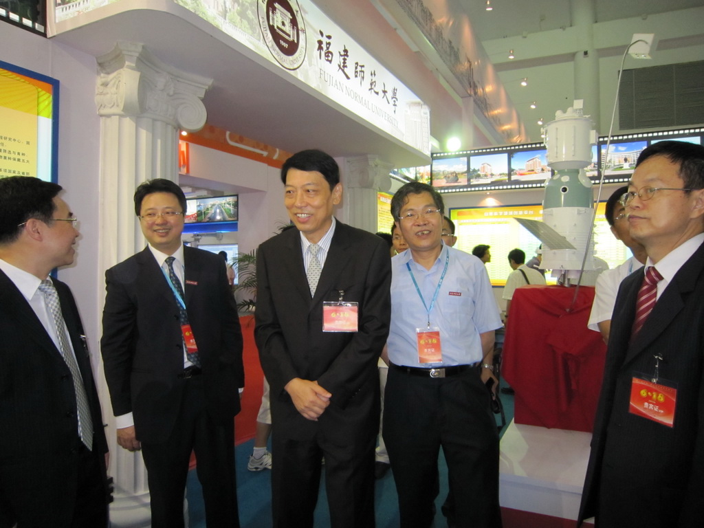 鞠维强厅长到MILAN米兰体育·（中国）官方网站展馆指导